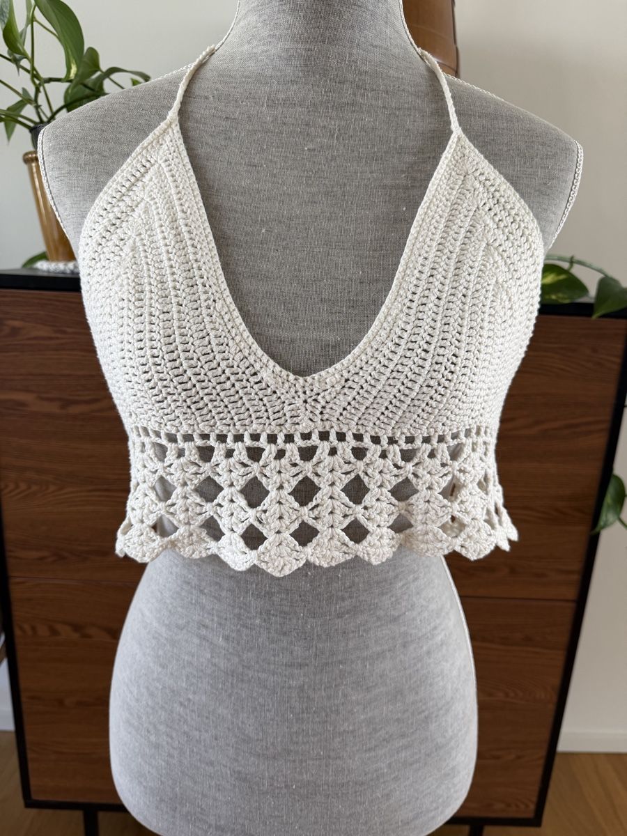 Top: Beige Crochet Crop Top Bundle - Perfect for Summer! – Usato da Zürich venduto da jk_zh 1