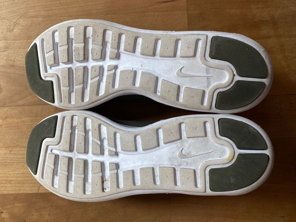 Nike Scarpe da uomo: Nike Air Sneaker Schuhe Gr. 43 oder 8.5 bzw. 27.5 - VERSAND – Usato da Innerferrera venduto da tic_p7qd 3