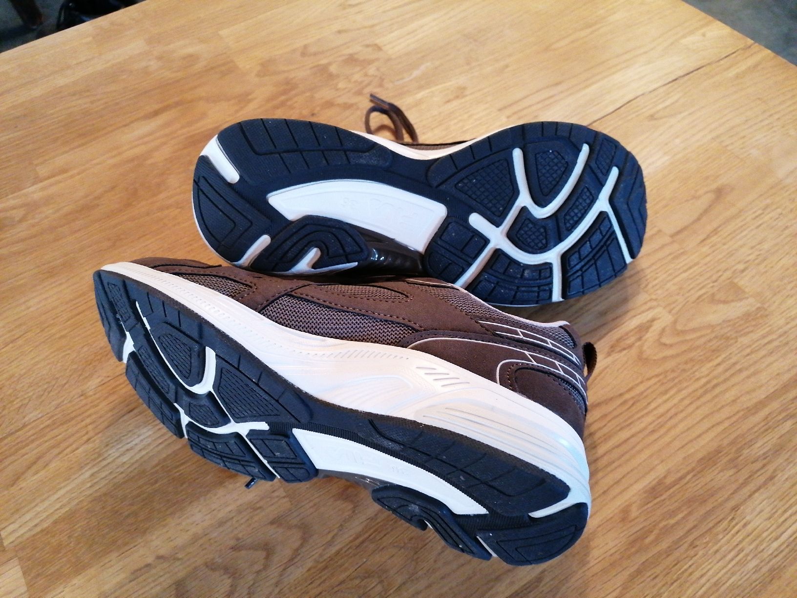 Fila Scarpe da donna: Fila Sneakers 36 – Usato da Leuk-Stadt venduto da See_Lin 1
