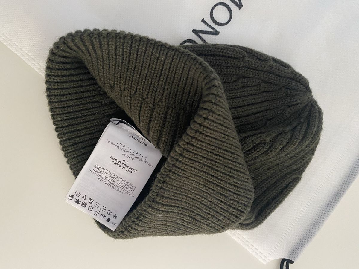 Moncler Copricapi, berretti & cappellini: Moncler Mütze Original – Nuovo (secondo la descrizione) da Zug venduto da high1970 3