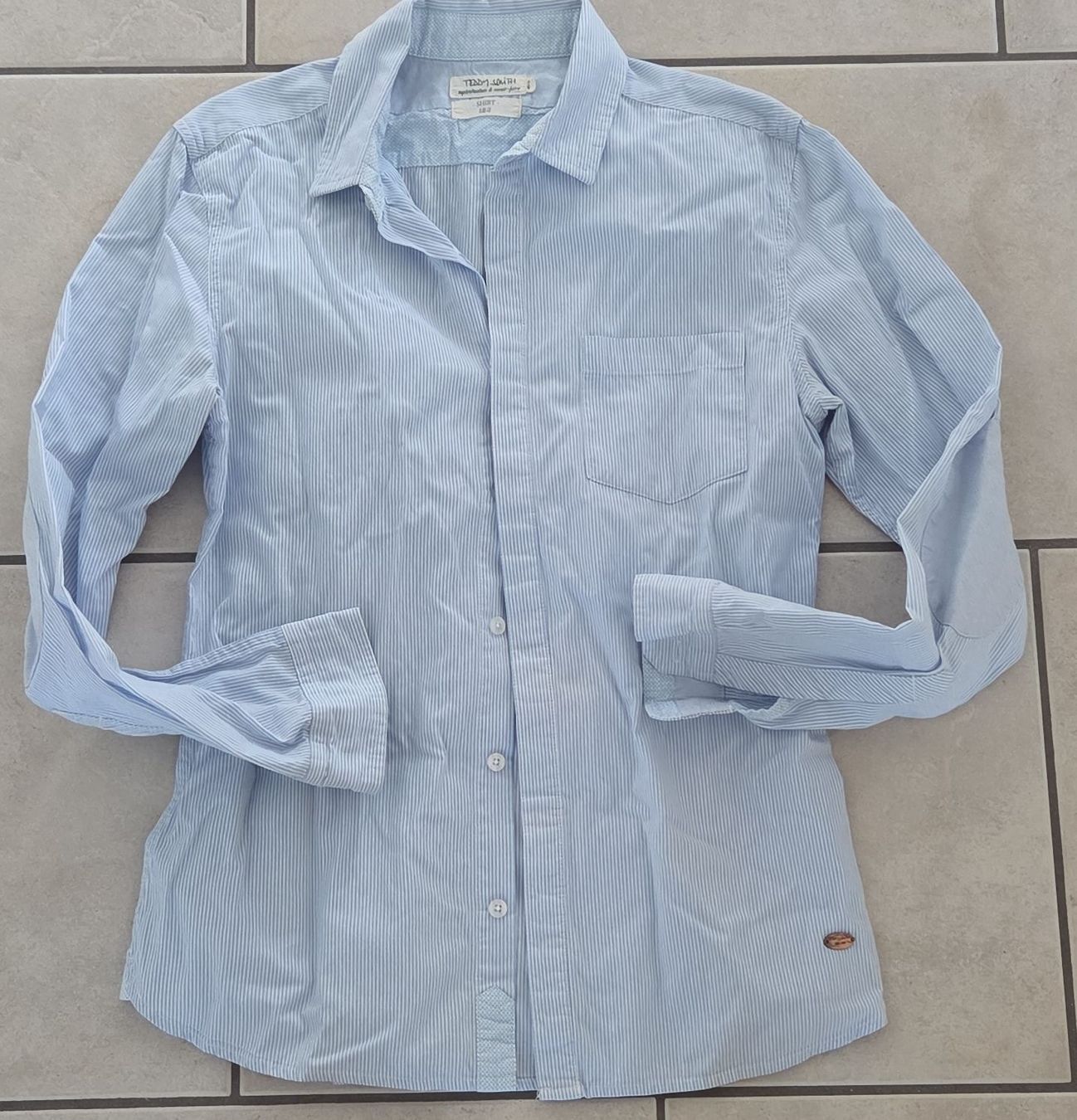 Chemises: Bluse hellblau gestreift Grösse S Teddy Smith – D'occasion à Selzach par melaniepauli
