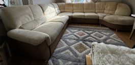 Grosses Ecksofa mit Schlaffunktion und Gebrauchsspuren