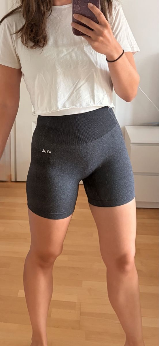 Aybl Leggings: AYBL - Balance V2 Seamless Short – Usato da Zürich venduto da lau_ss6p 3