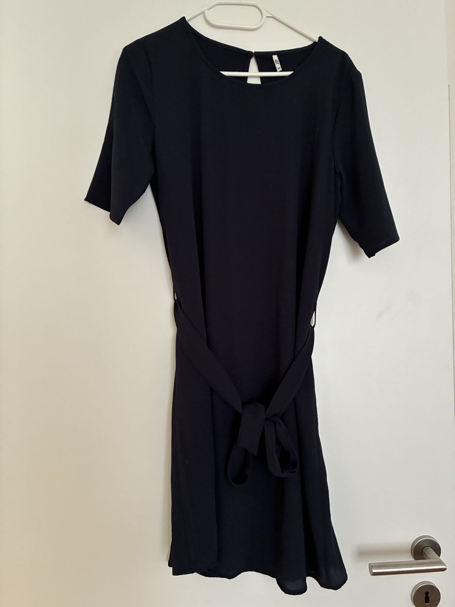 Kleider: Kleid – Neu (gemäss Beschreibung) aus Bassersdorf von secondhand_clothing