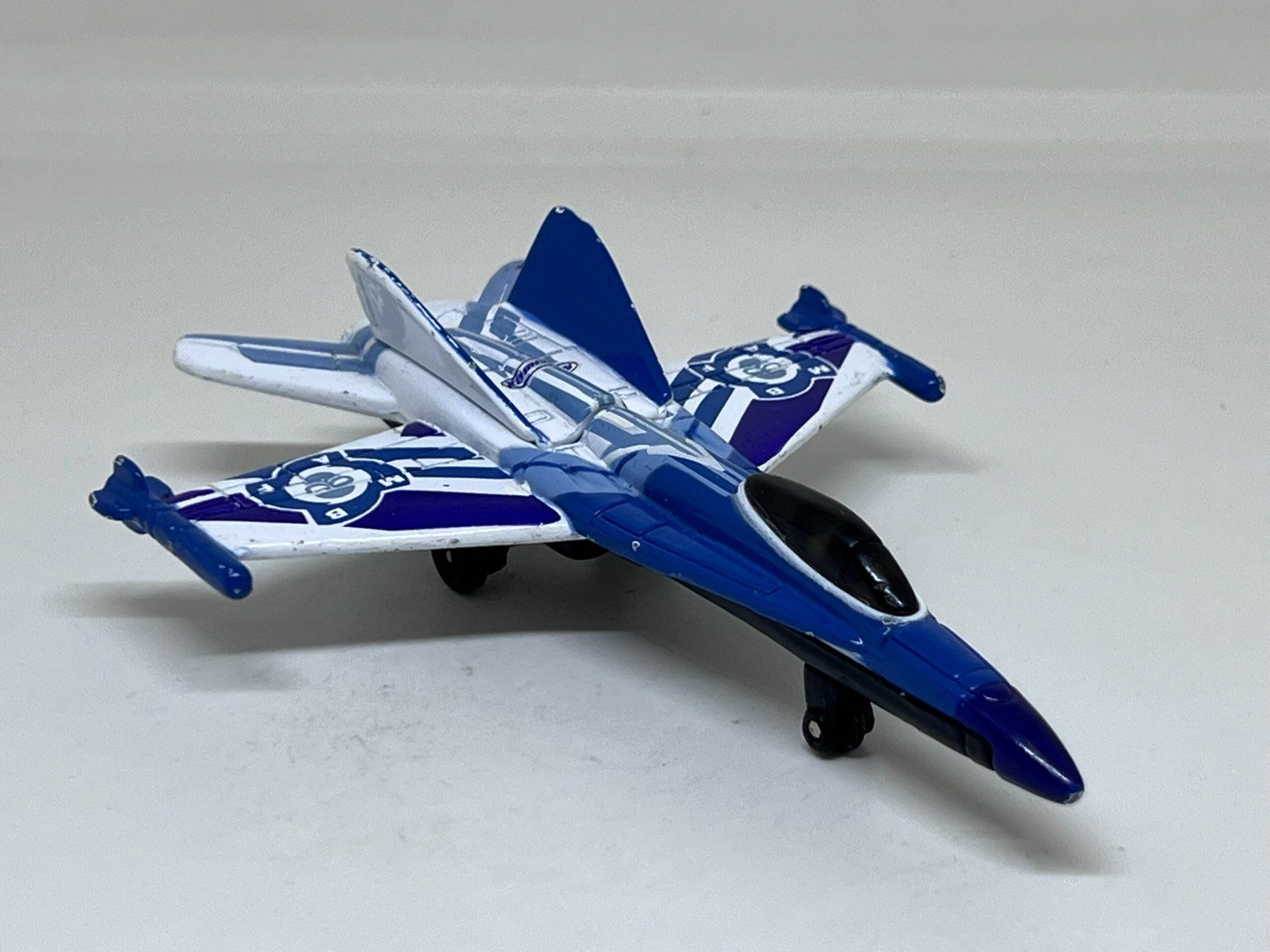 Matchbox Modellini d'auto: Matchbox Attack Jet – Usato da Wildegg venduto da LaaBoutique