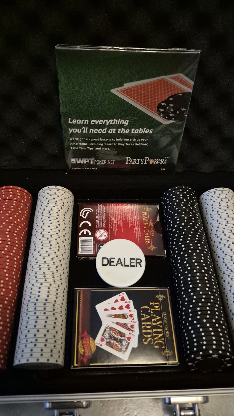Giochi: Poker Set  – Usato da Emmenbrücke venduto da Mauri10 3