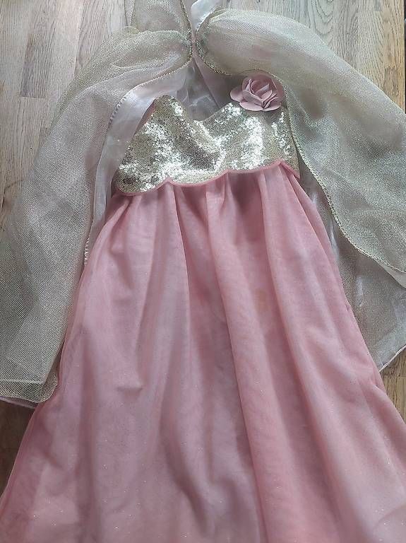 Costumi: Prinzessinenkleid mit Umhang – Usato da Dietwil venduto da tigerloch