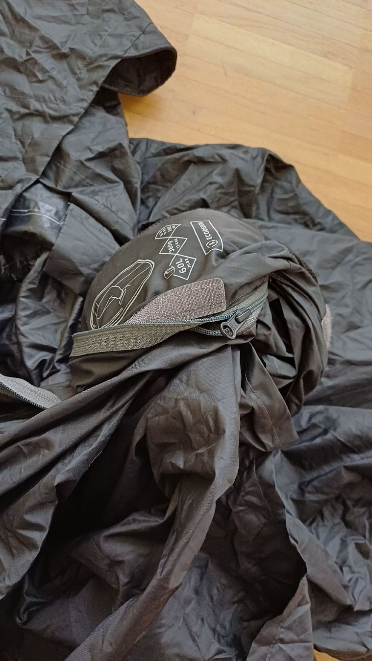 Cappotti: Regenponcho 2000mm | 380g, max 60l – Usato da Sissach venduto da egdluegesdl 4