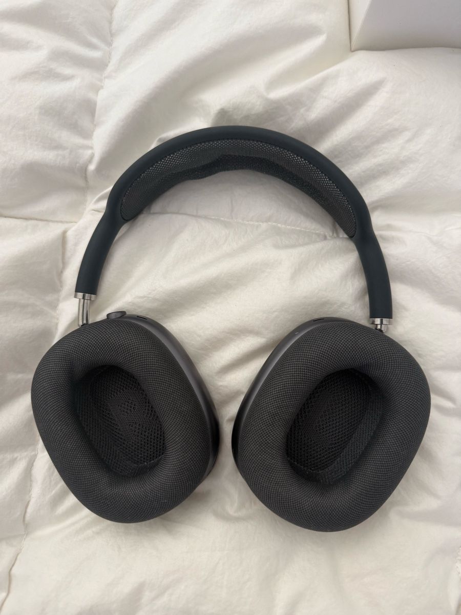 Apple Casques audio: AIRPODS MAX  – D'occasion à Cortaillod par mah_tg2m 2