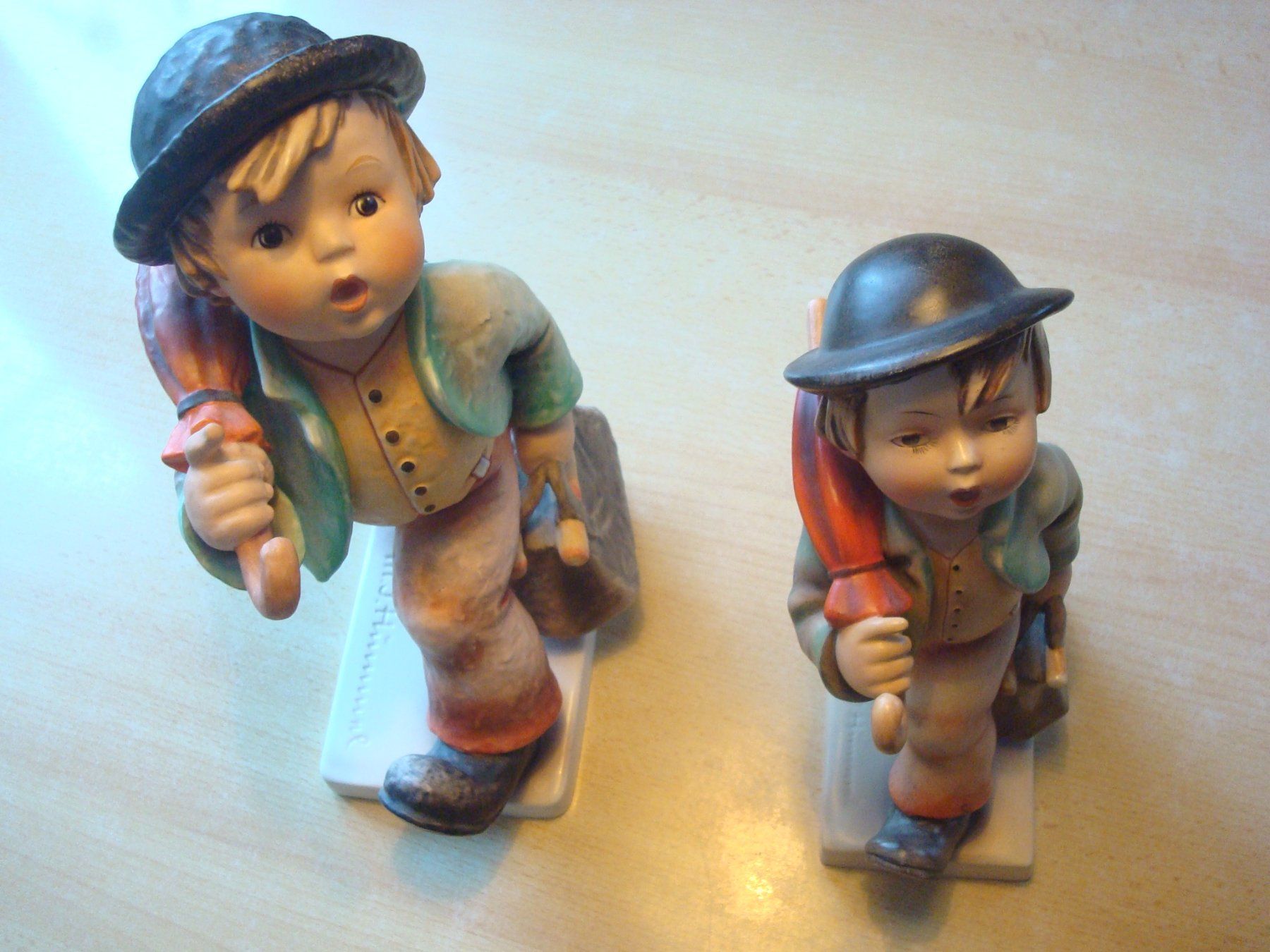 Hummel Statuette: Hummel Figur 7/III + 7/2 Wanderbub – Usato da Riehen venduto da Baerewaegli 1