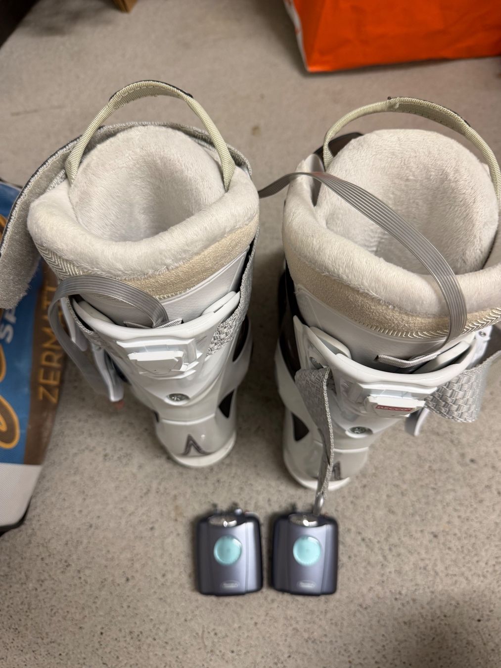 Atomic Damenschuhe: Skischuhe Anatomic – Neu (gemäss Beschreibung) aus Kilchberg ZH von TanniTanni 2
