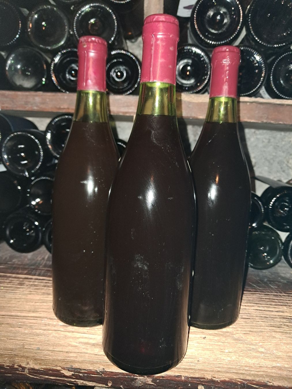 Wein: Lot de 3 Juliénas 1985 – Neu und originalverpackt aus Le locle von juliensaran 3