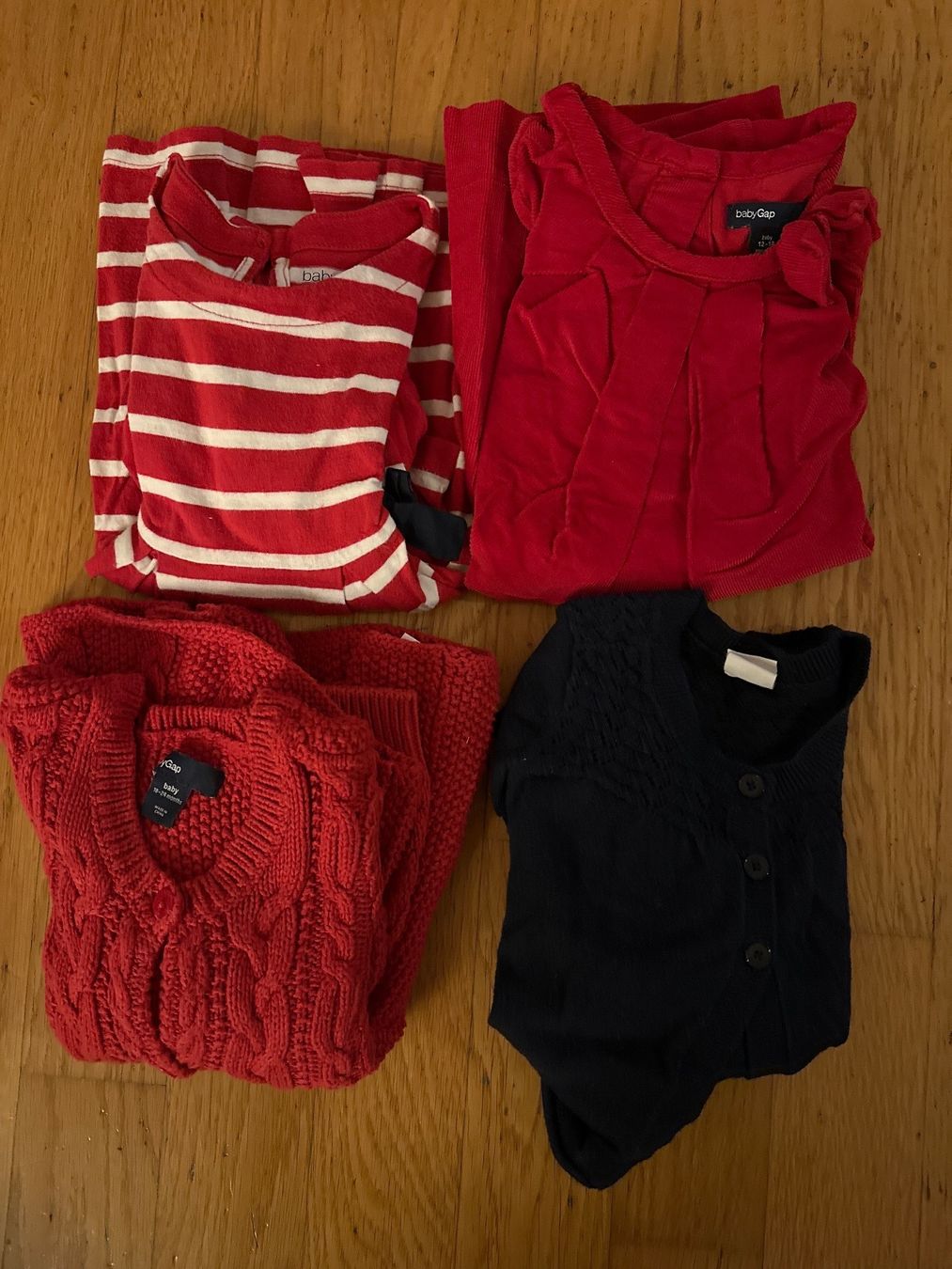 Gap Lotti & Set di vestiti: Kleiderpaket GAP Gr.12-24 Monate – Usato da Zürich venduto da Anba15
