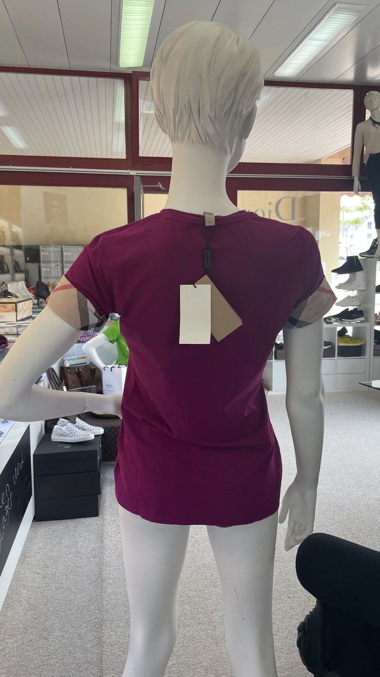 Burberry T-shirt: Burberry T-Shirt – Nuovo e nell'imballaggio originale da Lachen SZ venduto da HelvetiaLuxury 1