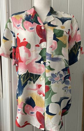 100% Seidenbluse mit Blumen, Gr. M, Top Zustand!