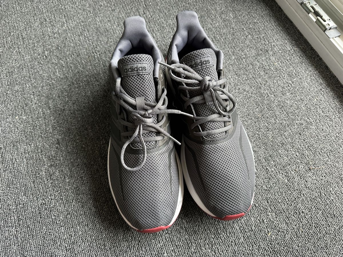Adidas Herrenschuhe: Adidas homme taille 44.5 gris – Gebraucht aus Bulle von LeMoleson 1