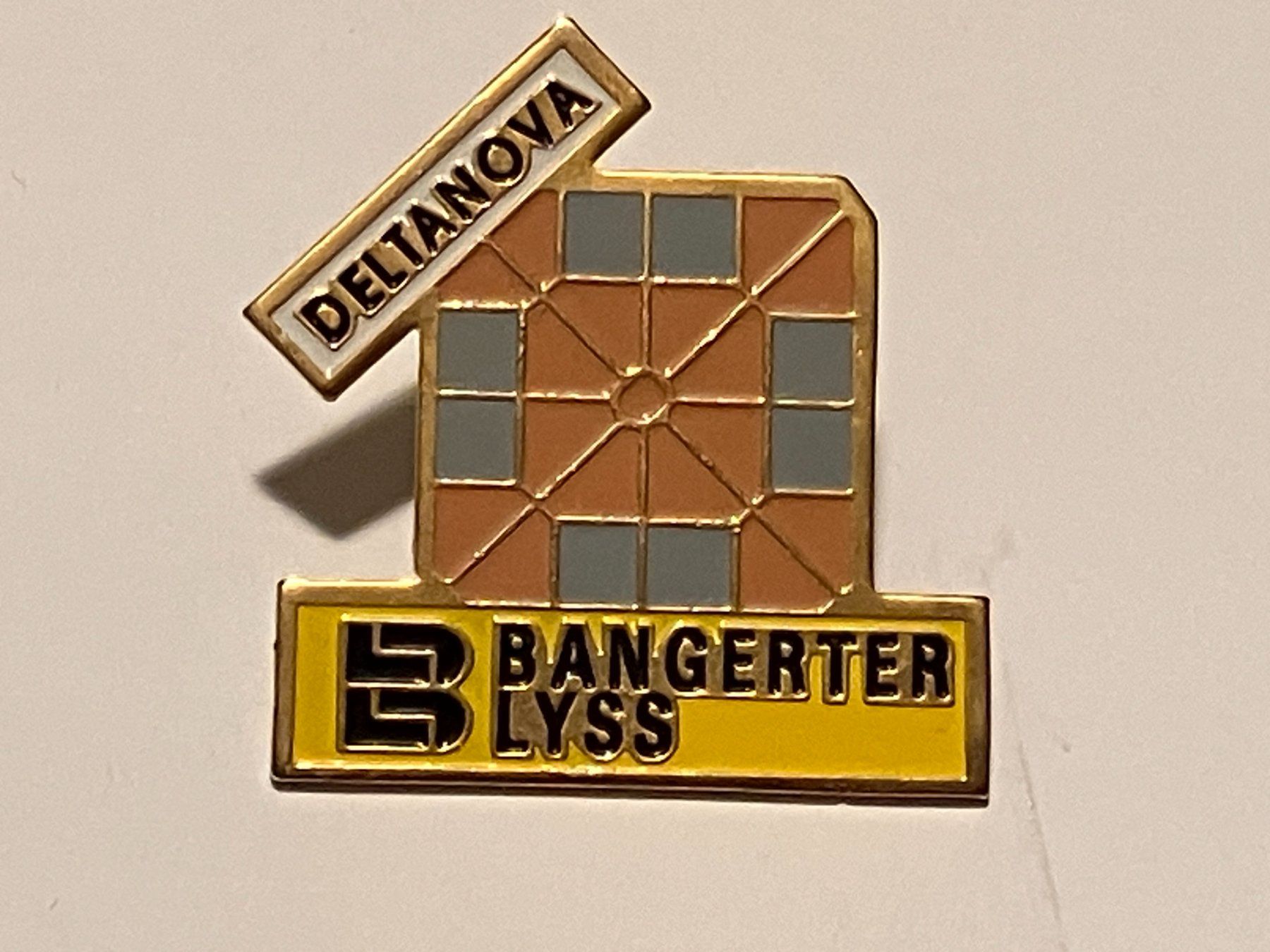 Placchette & Badge: 1 Pin Bangerter Lyss – Usato da Basel venduto da djwwpp