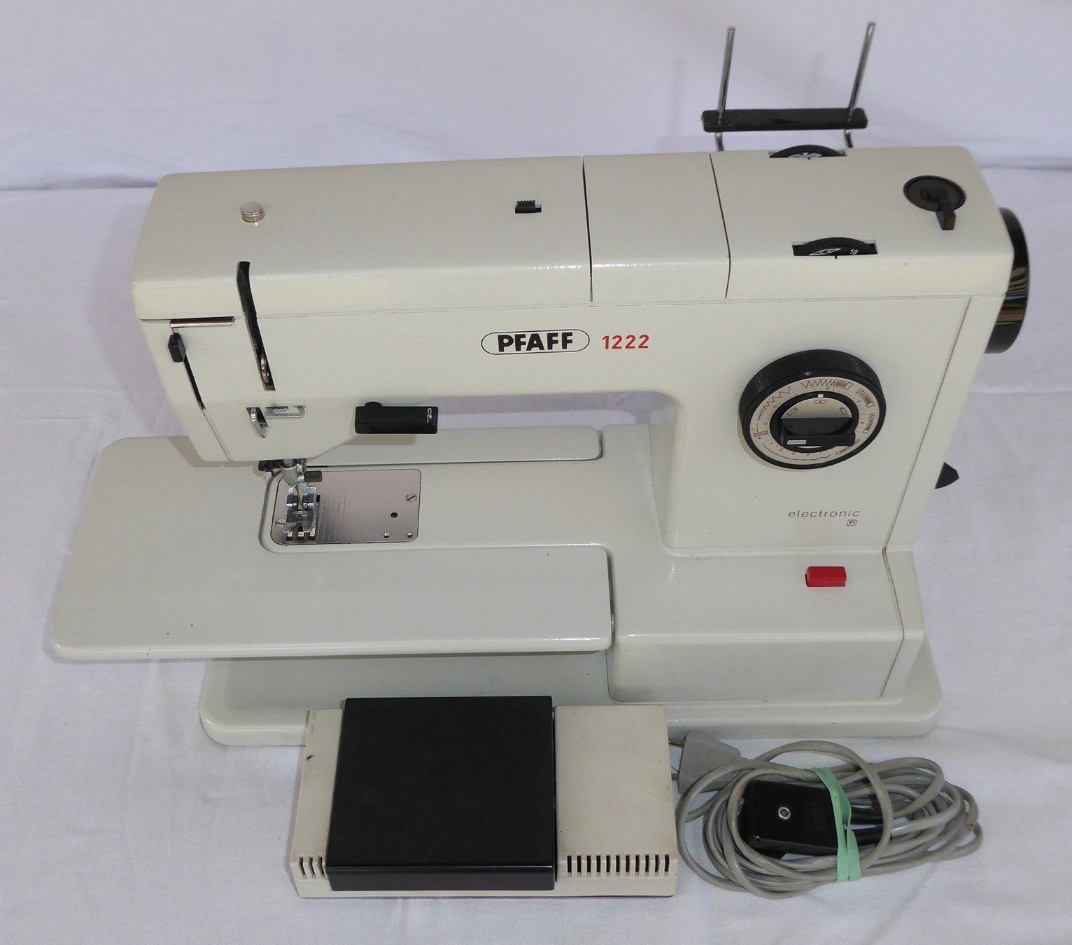 Nähmaschinen: Nähmaschine Pfaff 1222 – Gebraucht aus Glattfelden von Autoscript 1