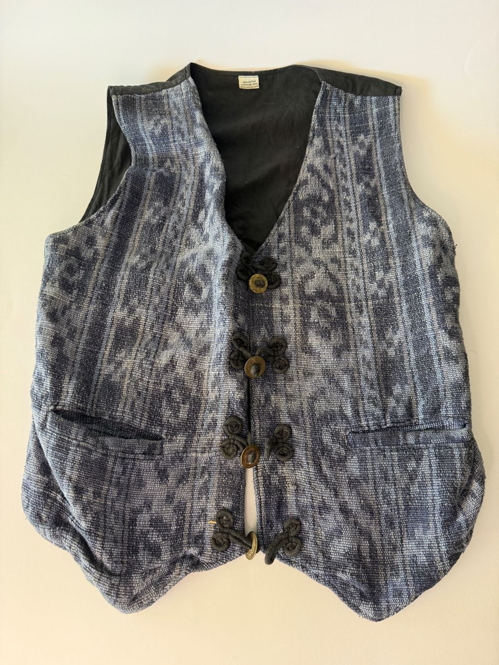 Gilet & Giacche: Weste blau mit Muster, hinten schwarz – Usato da Thun venduto da lie.sa