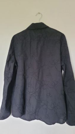Schwarze Damen Bluse mit Blumenmuster, Gröss 44
