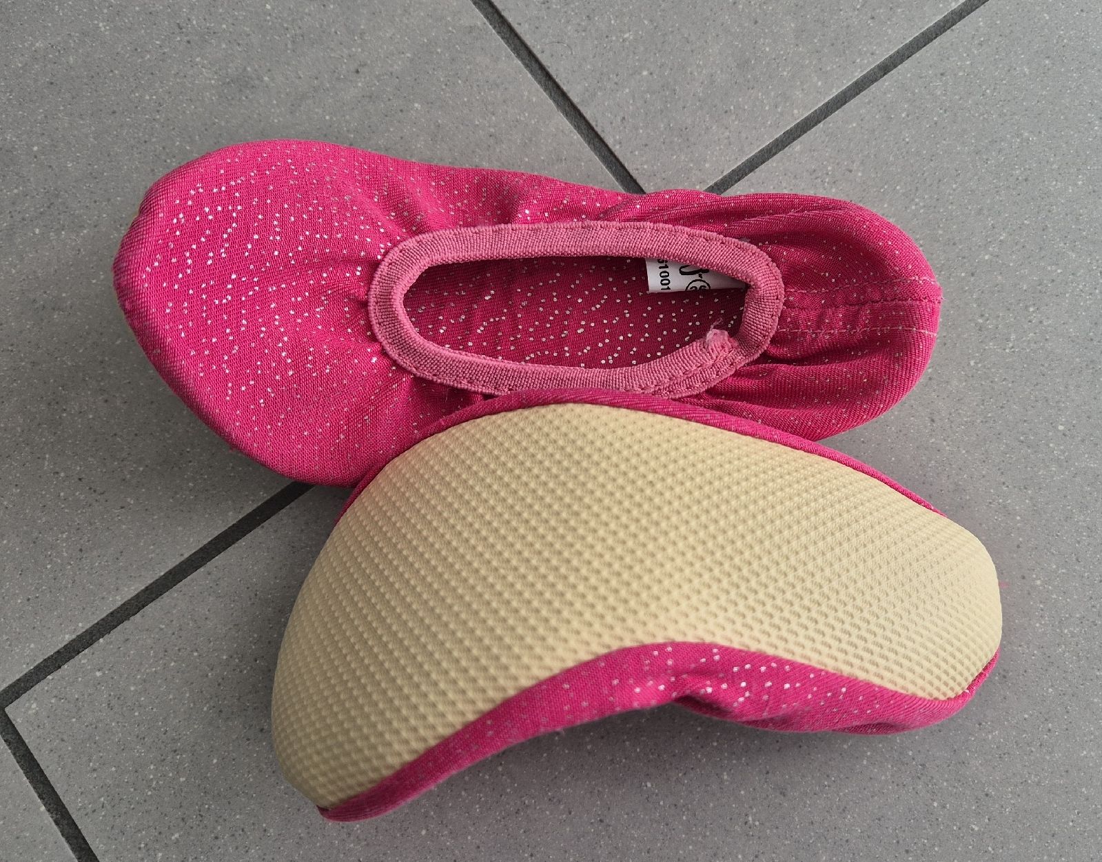 Scarpe per ragazze: Pinke Turnschläppli, Grösse 26 – Usato da Würenlingen venduto da mwimmer