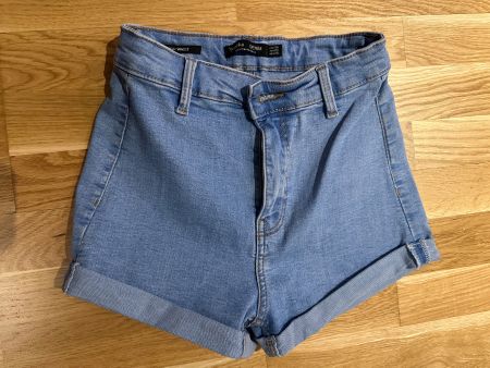 Bershka Jeans/Denim hellblaue Shorts, High Waist, Gr. 36