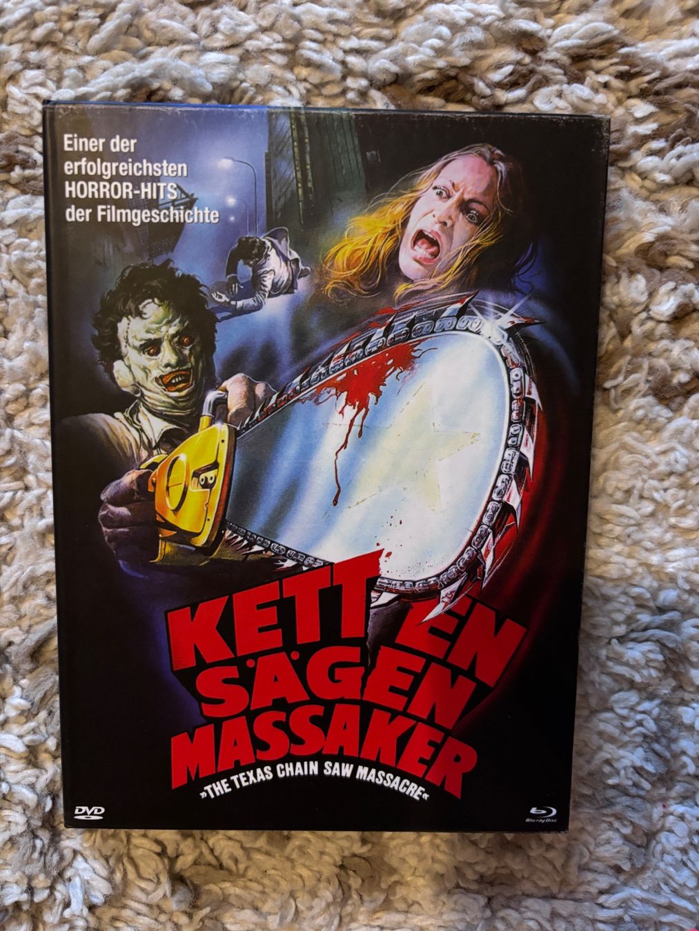Tutti i DVDs: Kettensägen Massaker -Blu Ray - DVD Mediabook – Usato da Varen venduto da bacaduva2007