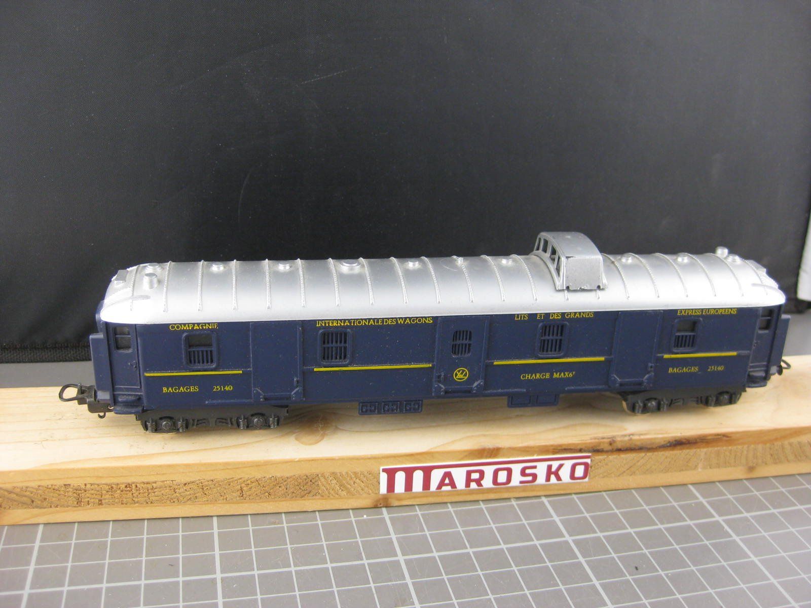 Lima Modelleisenbahnen: Lima Orient-Express Gepäckwagen, mit OVP, H0, DC – Gebraucht aus Malters von Marosko 1