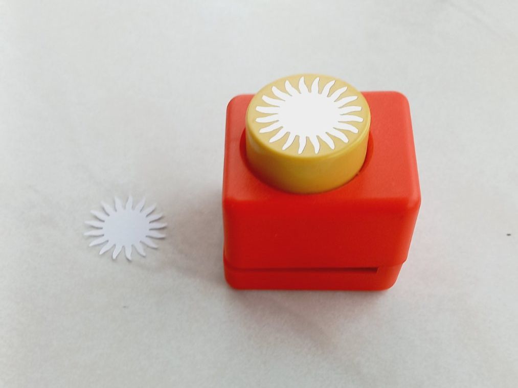 Tutti gli attrezzi: Papier Stanzer Sonne – Usato da Winistorf venduto da acreativ4