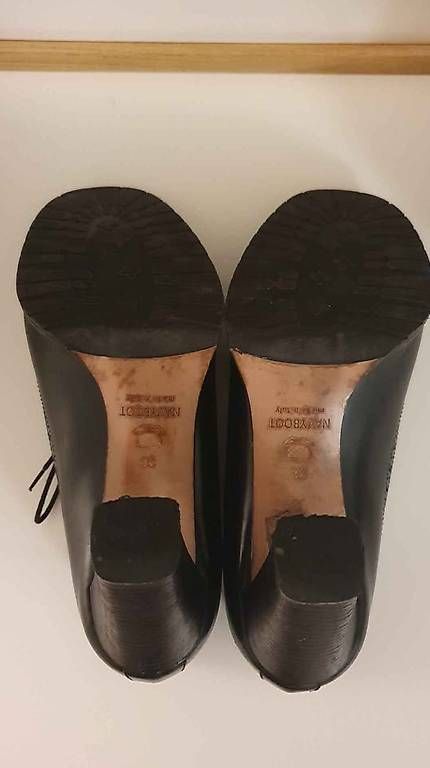 Chaussures femmes: Escarpins noirs à lacets Navyboot Taille 38 – D'occasion à Corcelles-le-Jorat par anggelaz 3