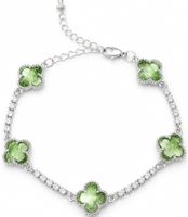 Elegantes Armband mit grünen Kleeblättern, versilbert🍀