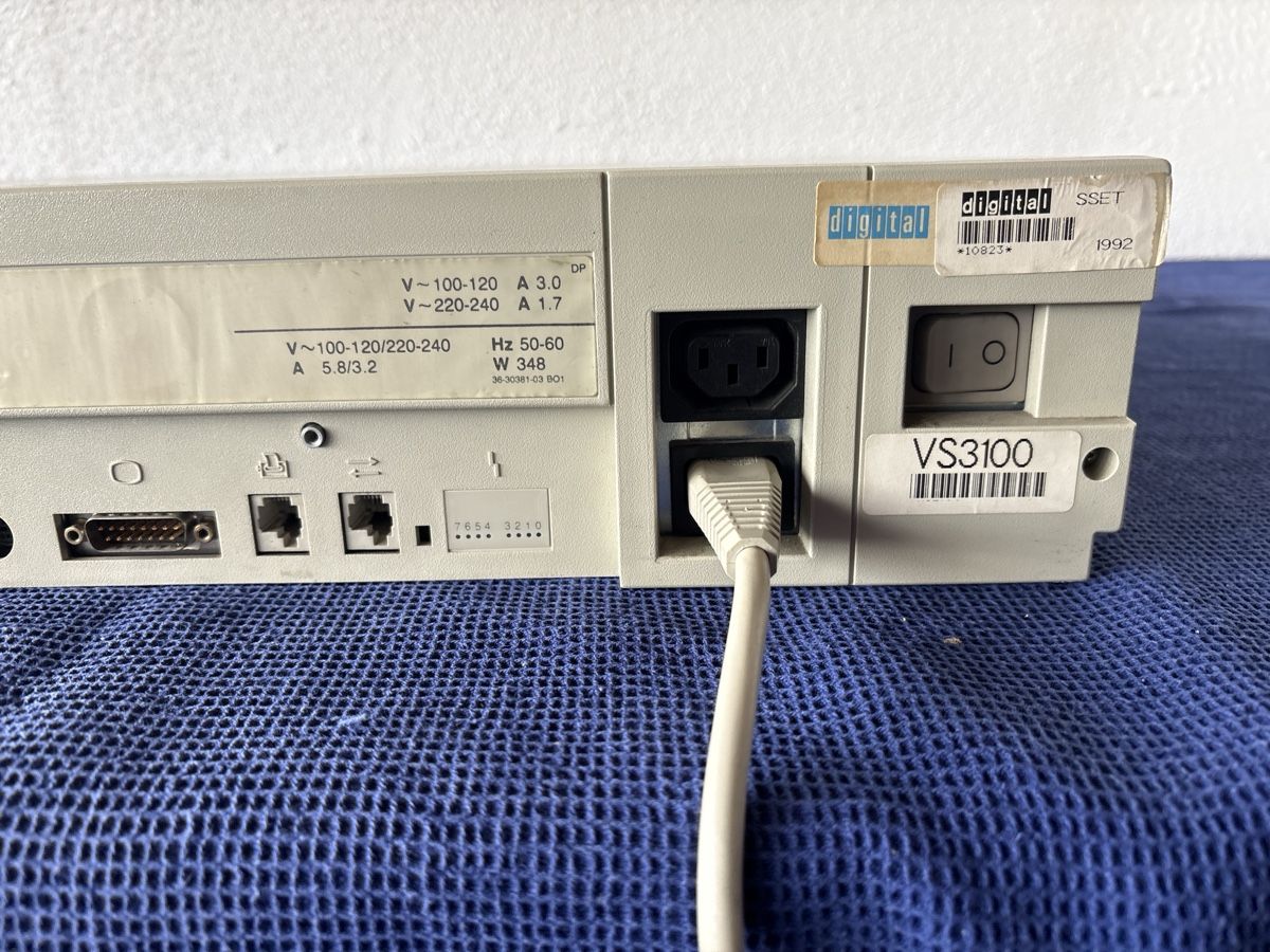 PC: VAXstation3100 Serie DEC VS42A Workstation – Usato da Luzern venduto da Atar58 3