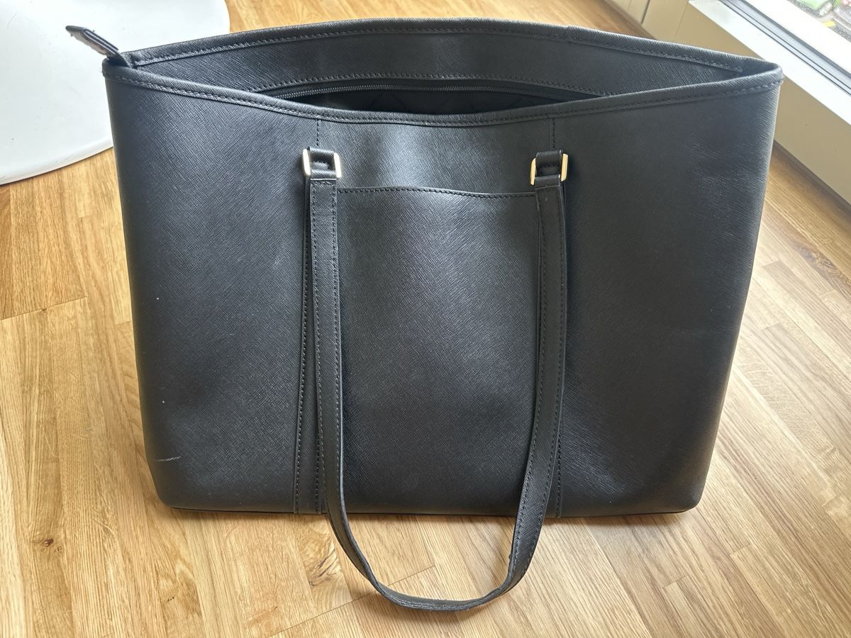 Borse da donna: Micheal Kors schwarze Shopper mit Laptopfach – Nuovo (secondo la descrizione) da Dübendorf venduto da nin_pw2s 2