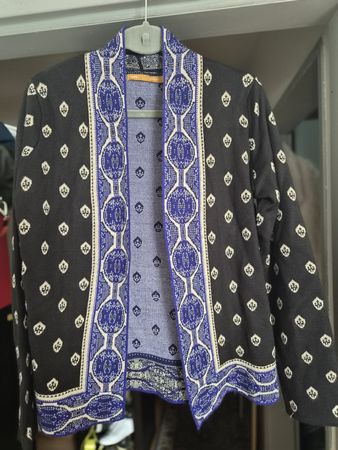 Zendra, schöne Strickjacke Gr. S