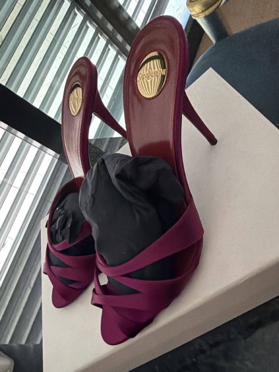 Saint Laurent Scarpe da donna: Saint Laurent silk mules  – Nuovo (secondo la descrizione) da Genève venduto da val_rp9x 3