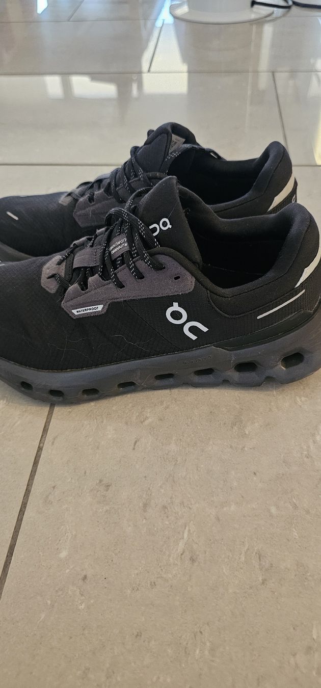 On Scarpe da donna: On Cloudrunner Waterproof nere donna – Nuovo (secondo la descrizione) da Gordola venduto da Alfacigno 1
