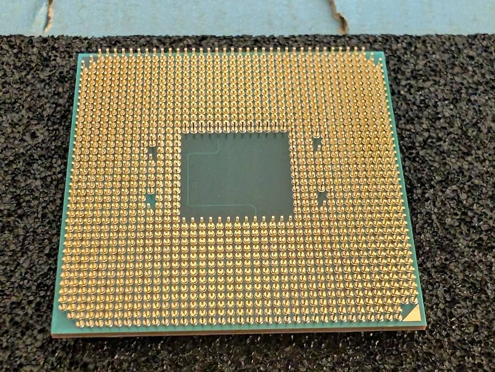 Componenti elettronici: AMD Ryzen 5 2400G  AM4 CPU, tested – Usato da Lutry venduto da alex3dfan 2