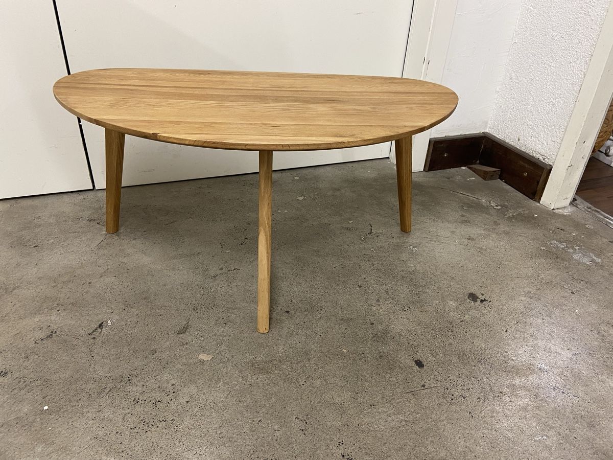 Tische: Designer Beistelltisch Holz oval  – Gebraucht aus Dietikon von brocki-eyra