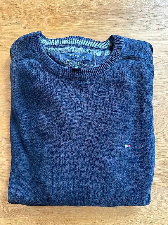 Pullover & Sweatshirts: Tommy Hilfiger Pullover – Gebraucht aus Elgg von balurox