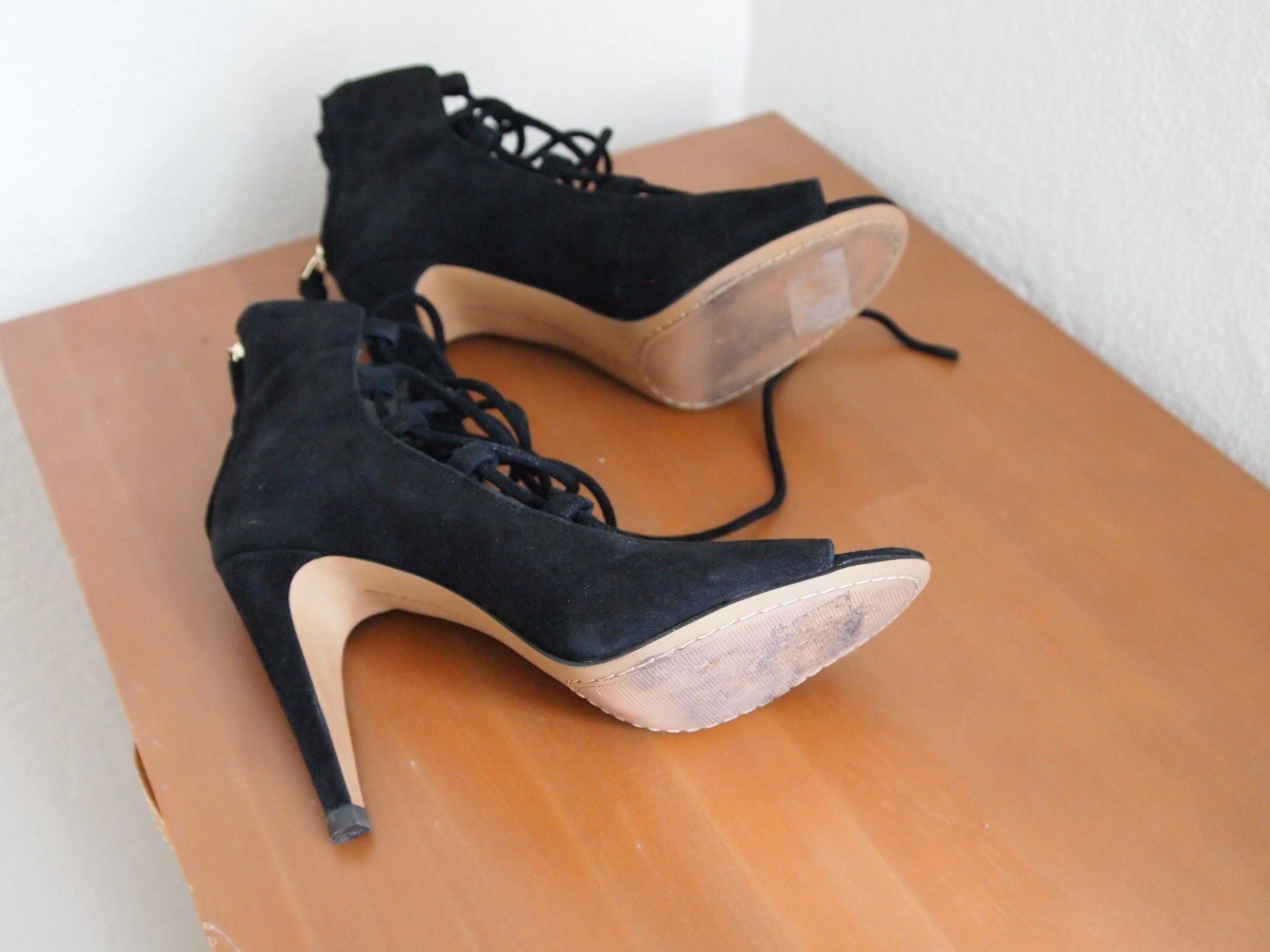 Scarpe da donna: French Connection Wildleder Boots – Usato da Volketswil venduto da ald_2x9b 4
