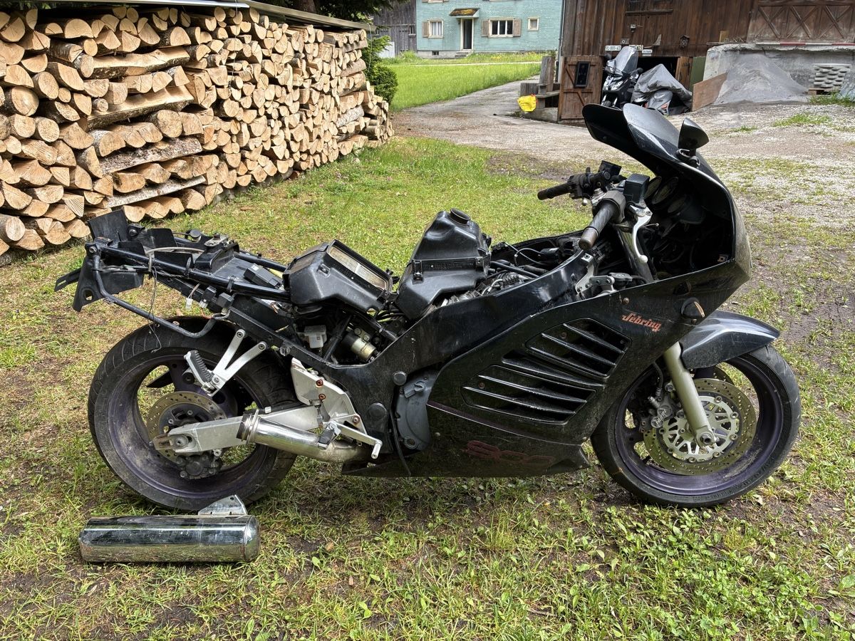 Suzuki Strasse: Suzuki RF 900 – Gebraucht aus St. Gallen von MarkoBoss 2