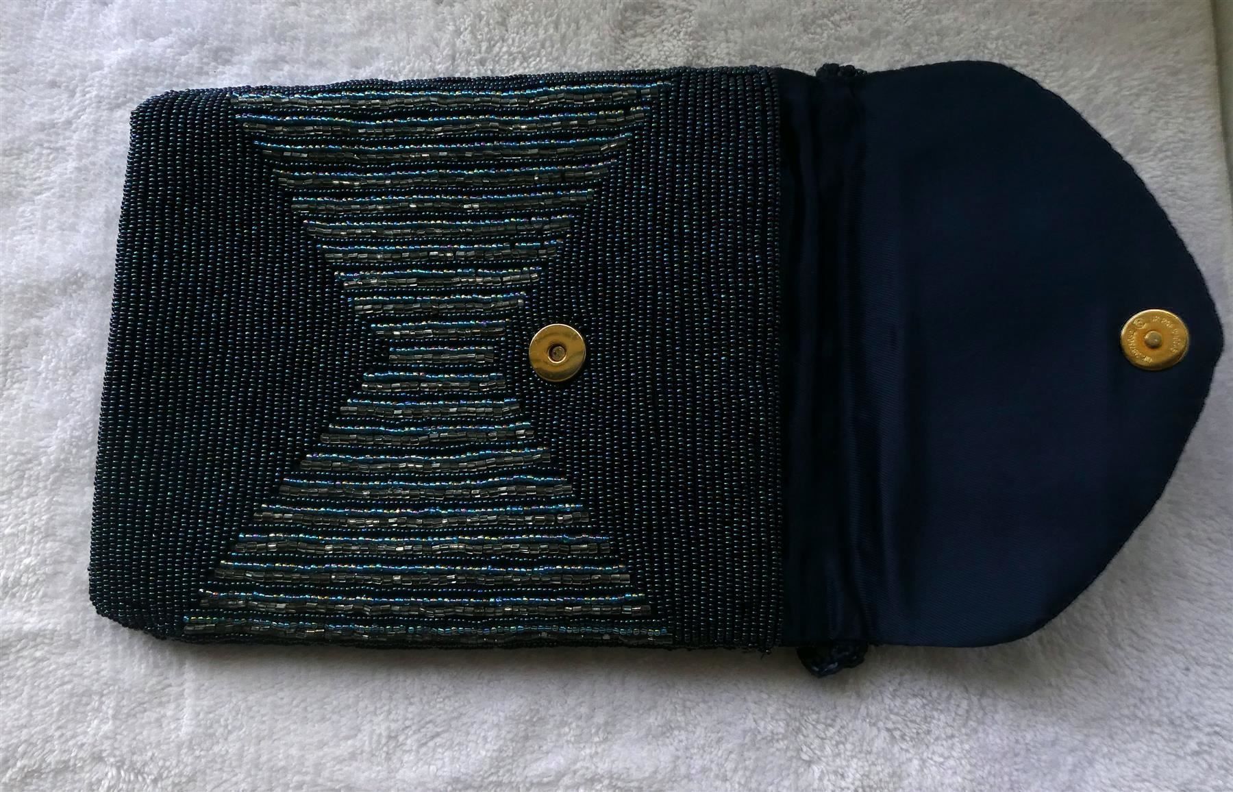 Taschen für Damen: Tasche Umhängetasche Handtasche festlich mit Perlen – Gebraucht aus Frauenfeld von dhour 2