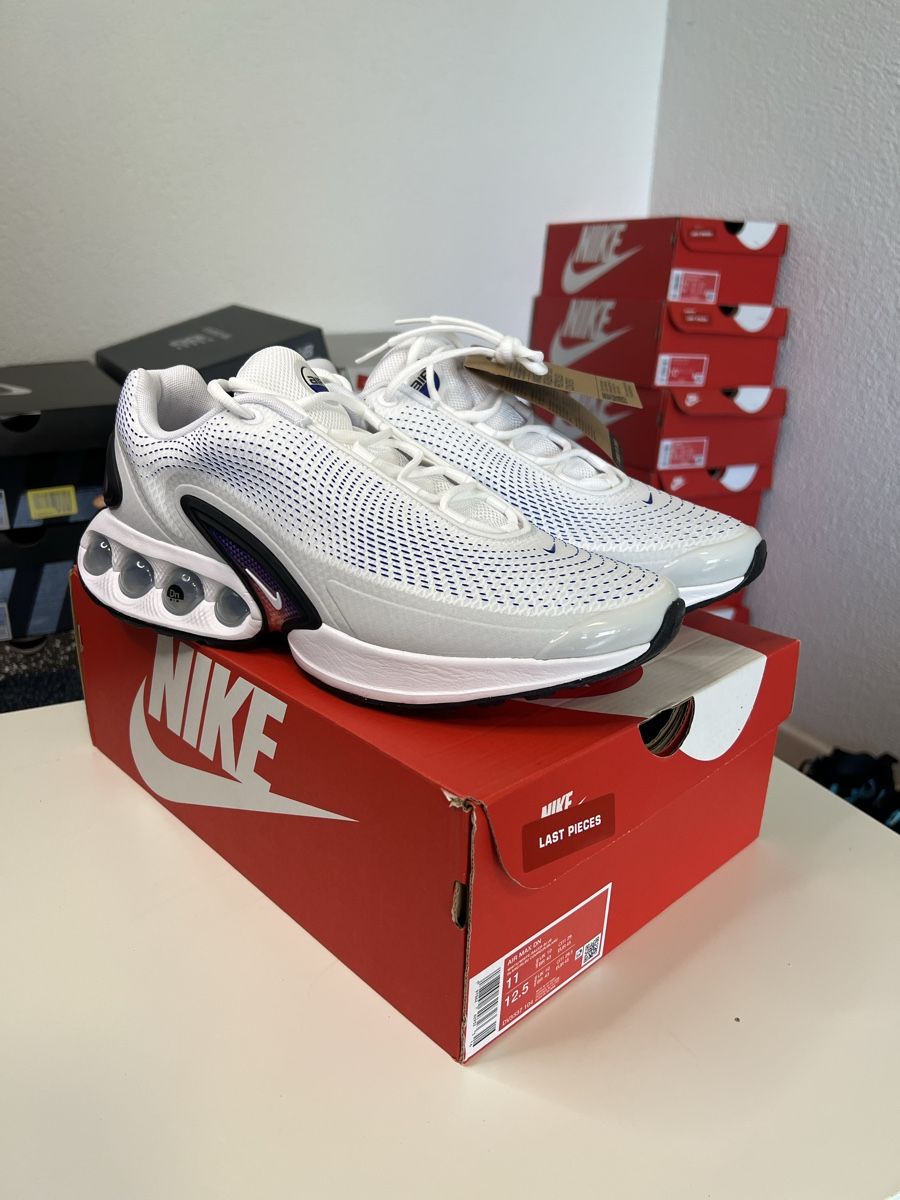 Nike Scarpe da uomo: Nike Air Max DN chaussures blanches pointure 45 neuves – Nuovo e nell'imballaggio originale da Urtenen-Schönbühl venduto da Big.sanad