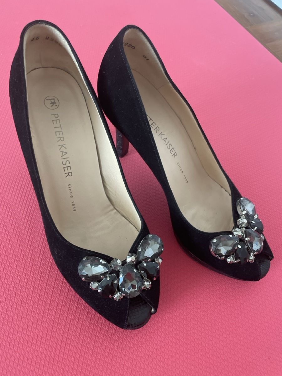 Kaiser Scarpe da donna: Pumps Peter Kaiser schwarz mit Schmuckstein-Applikation 36 – Nuovo (secondo la descrizione) da Baar venduto da adele06 4