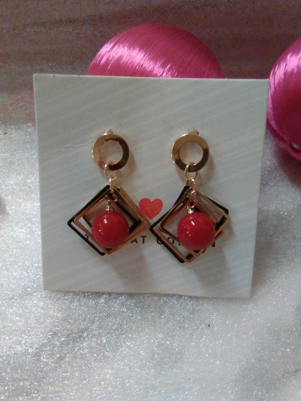 Boucles d'oreille: OHRRINGE MIT ROT KÜNSTLICHE PERLEN – Neuf (Voir description) à Basel par bijoutrie_4 5