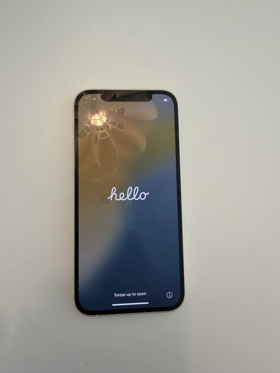 Apple Telefoni cellulari / Smartphones: iPhone 12 Weiss 64GB inkl. Ladekabel – Usato da Luzern venduto da smilla.f 1