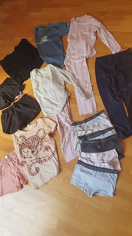 Lotti & Set di vestiti: Kleiderset Mädchen 150 – Usato da Niederwangen b. Bern venduto da thurncaro