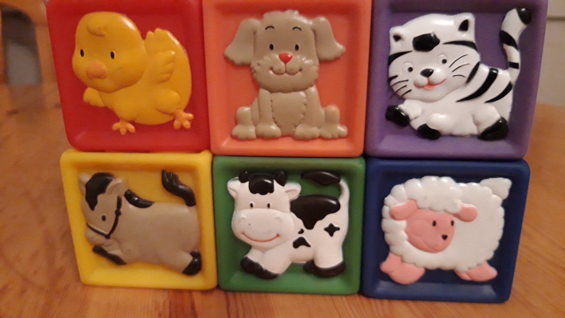 Giocattoli: Cubes bébé éducatifs animaux couleurs chiffres – Usato da Neuchâtel venduto da marevecor