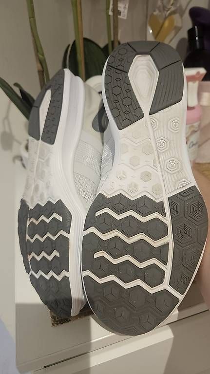 Damenschuhe: Laufschuhe – Gebraucht aus Zürich von voj_b2yn 2