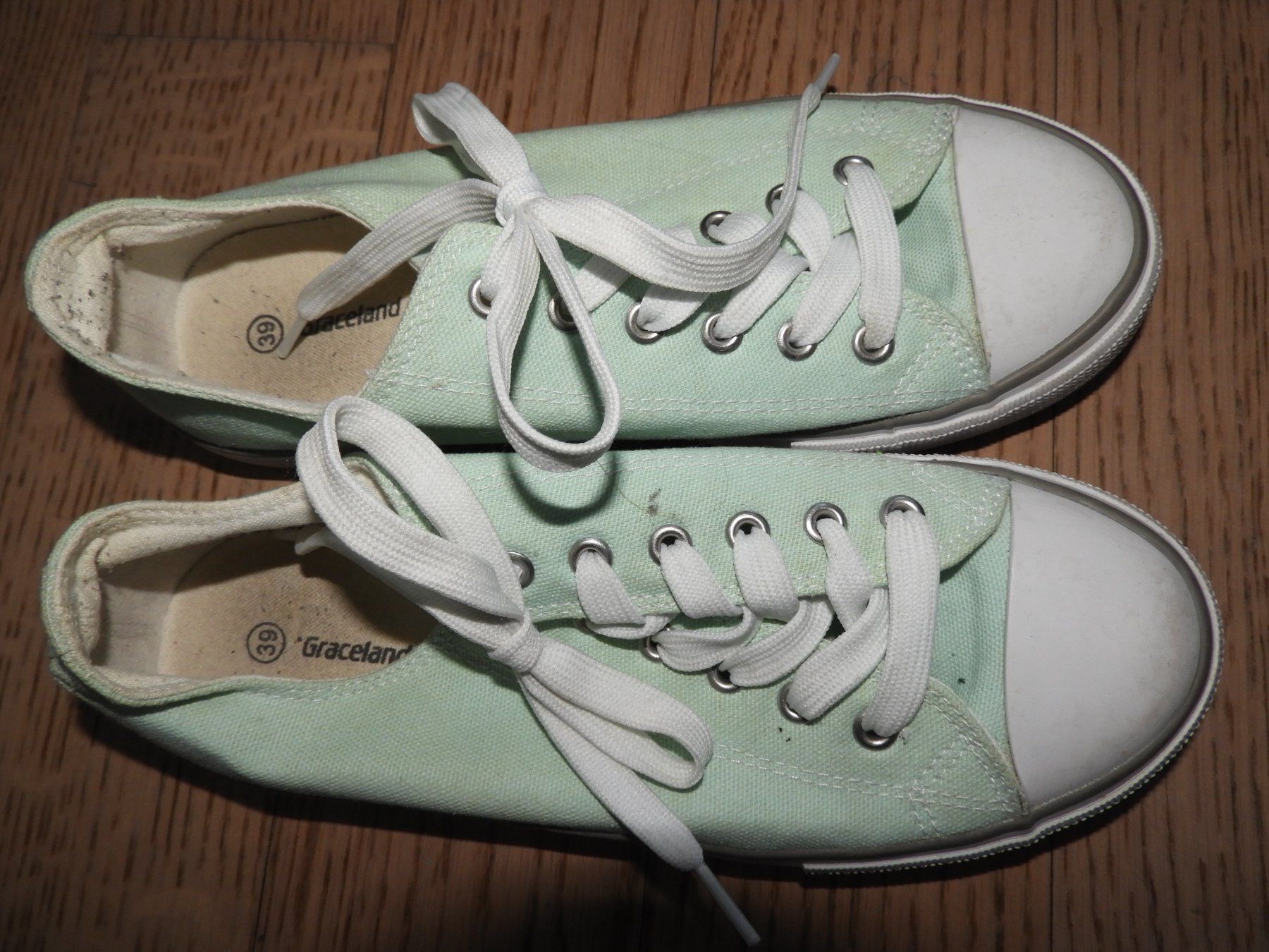 Graceland Scarpe da donna: Mintgrüne Stoffschuhe von Graceland Grösse 39 – Nuovo (secondo la descrizione) da Hergiswil NW venduto da Noema2006